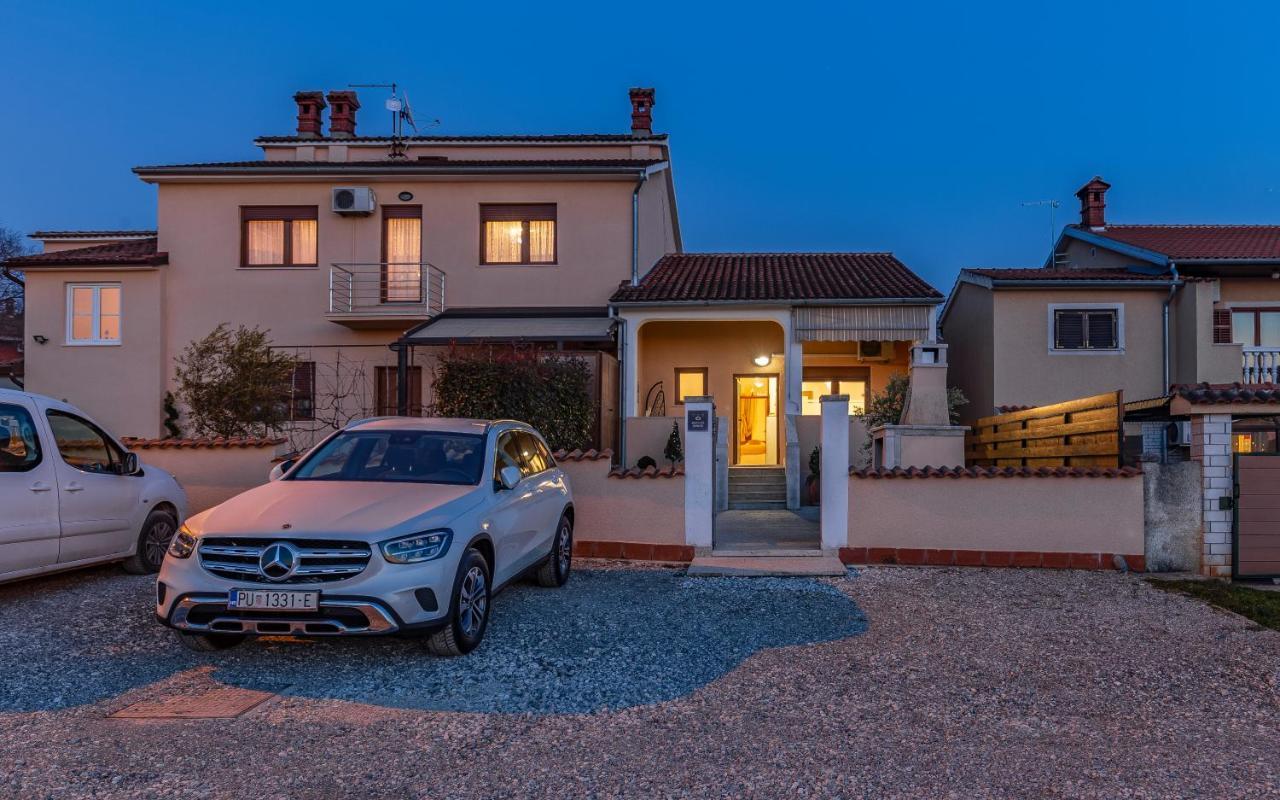 Willa Sweet House With Free Parking Pula Zewnętrze zdjęcie